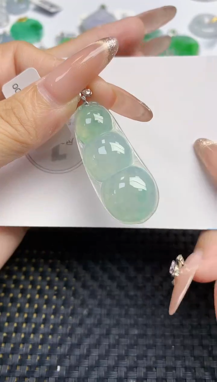 颈饰18K金镶嵌翡翠天然缅甸A货翡翠百元以上9元证书费自理