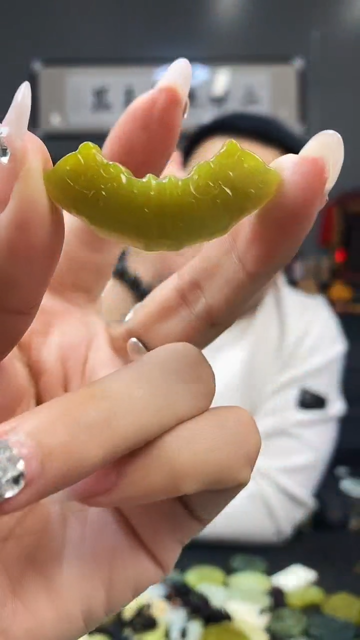 未镶嵌蛇纹石玉其他天然岫玉（多样性发其中之一）