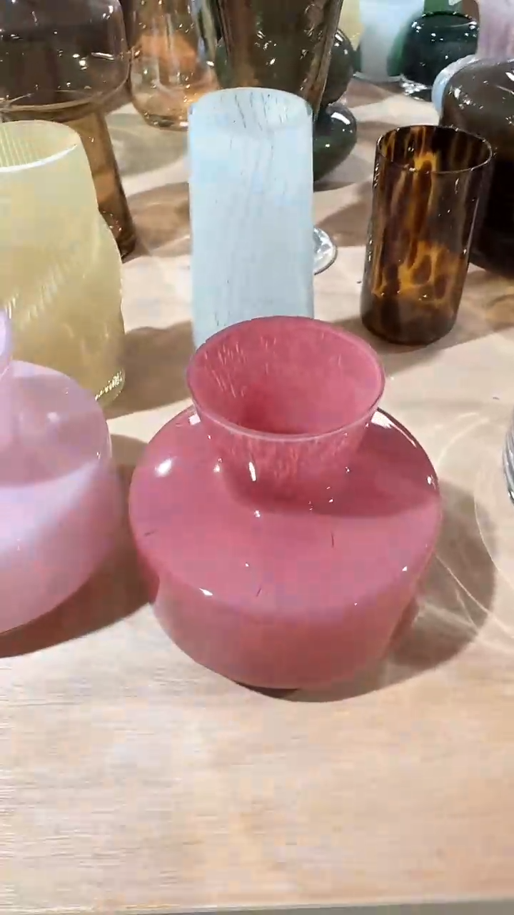 【闪购商品】玻璃西瓜红扁瓶