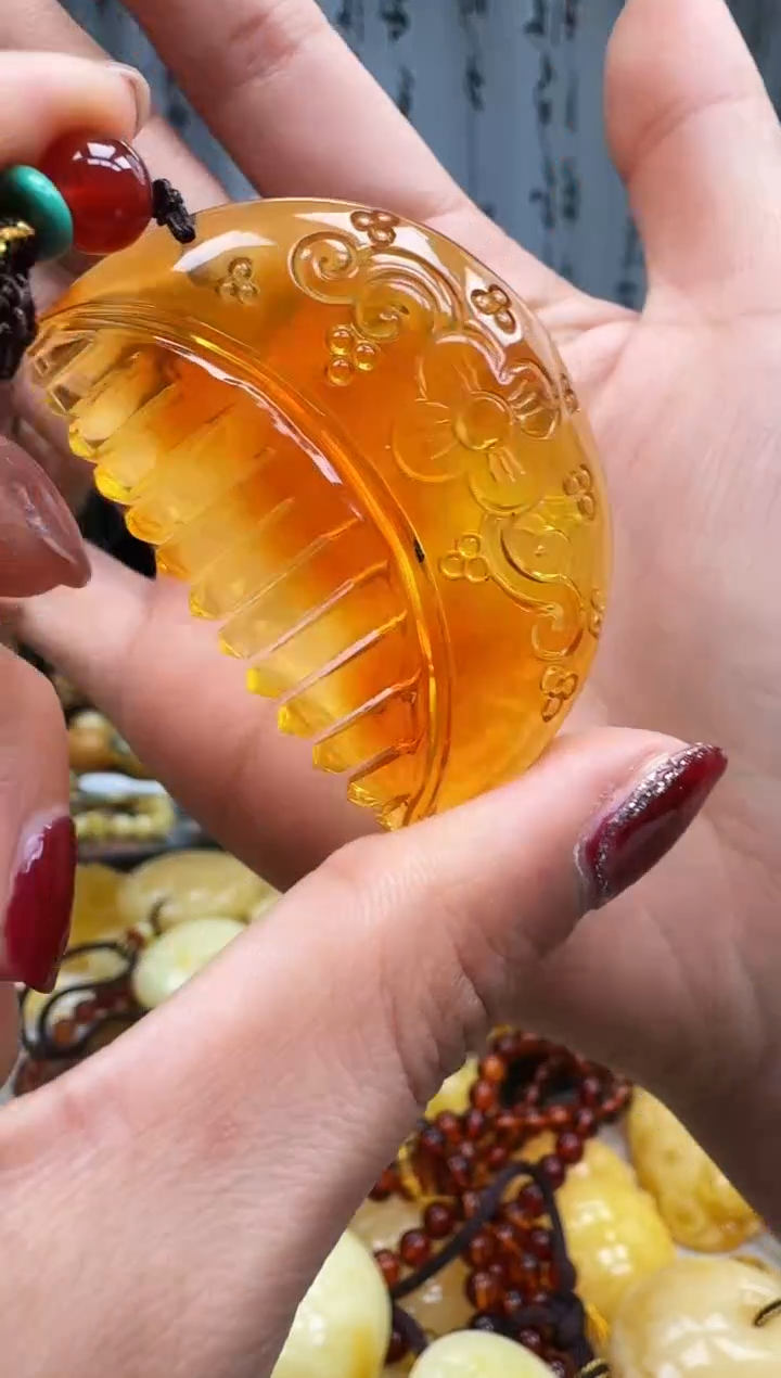 【闪购商品】琥珀裸石未镶嵌挂坠