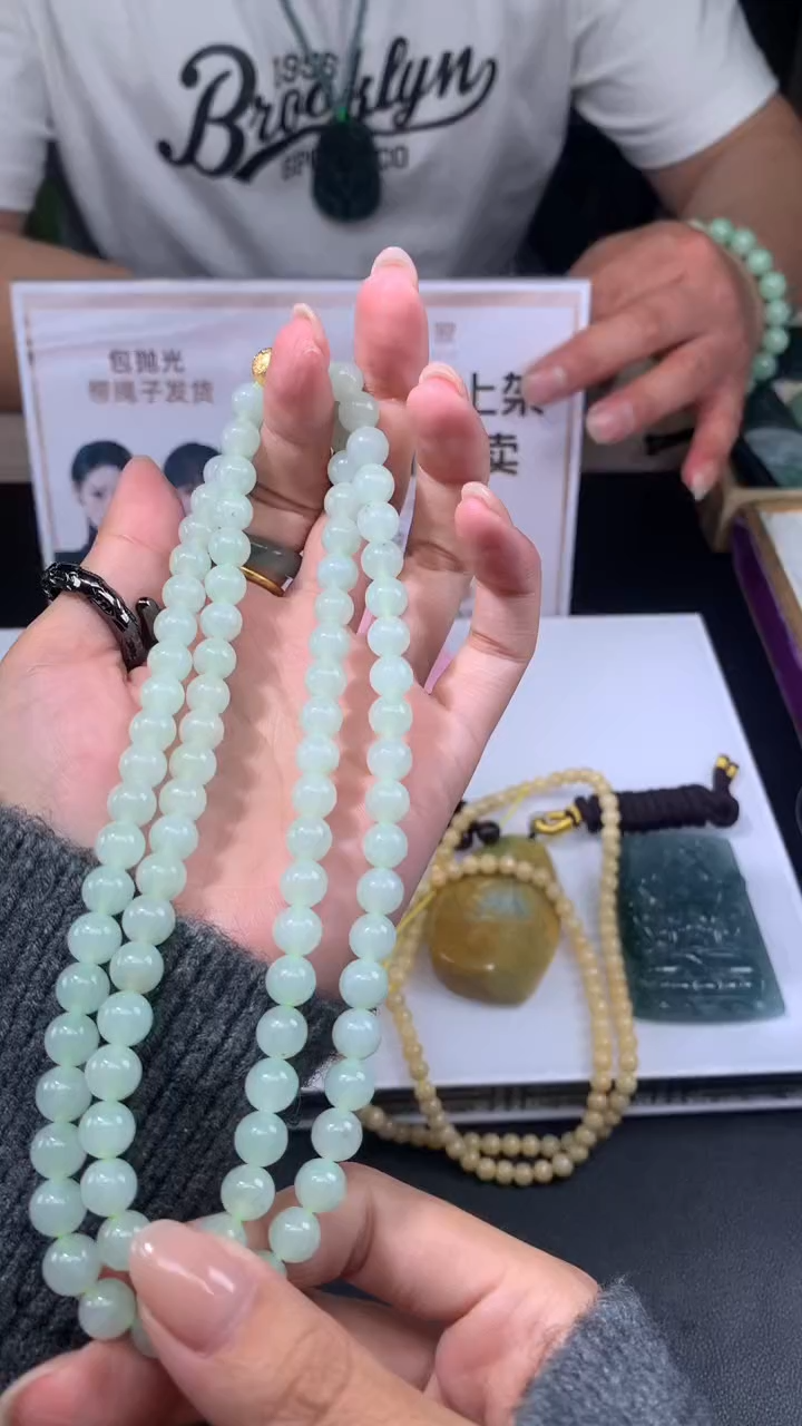 【闪购商品】定制翡翠未镶嵌不退不换随机发CMH1件-A