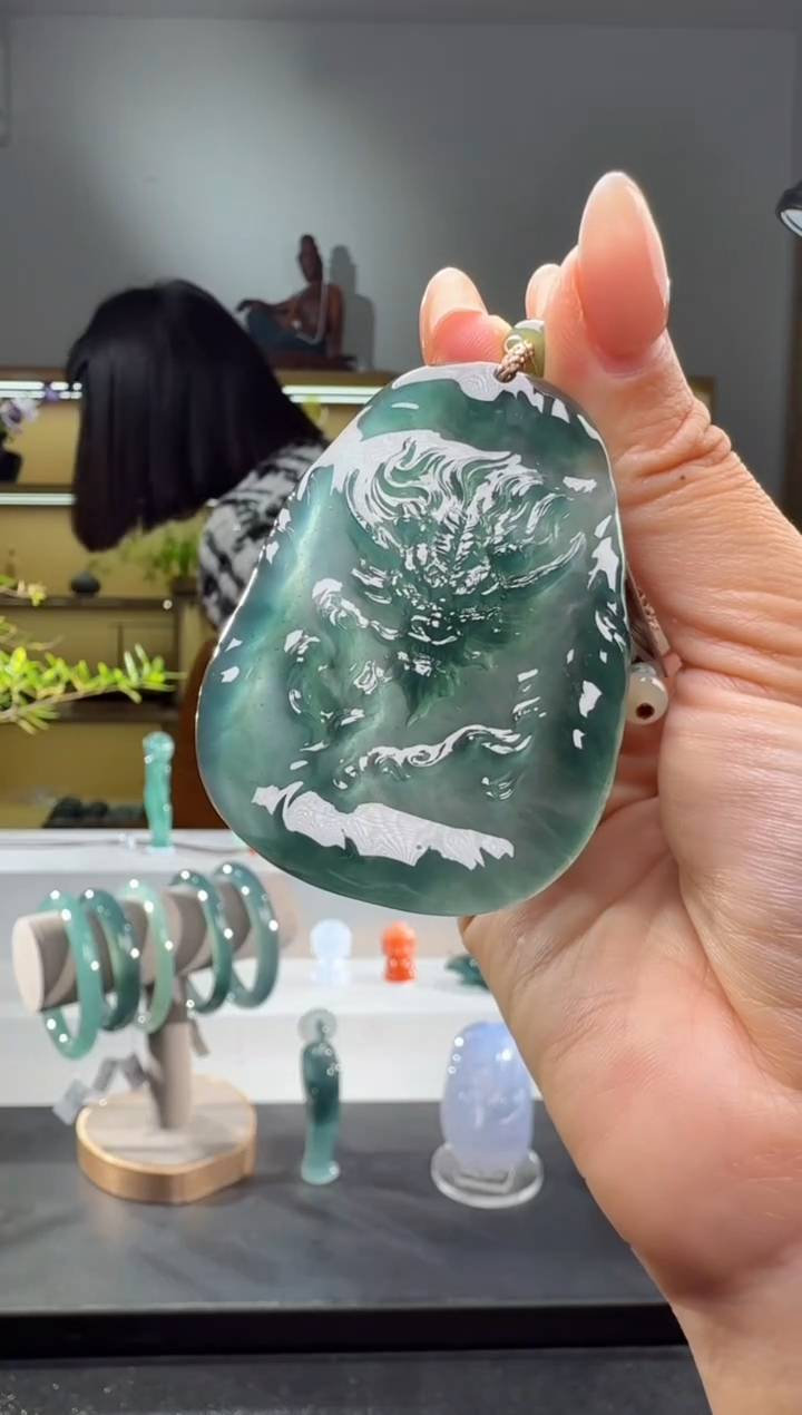 吊坠(不含链)未镶嵌翡翠龙牌