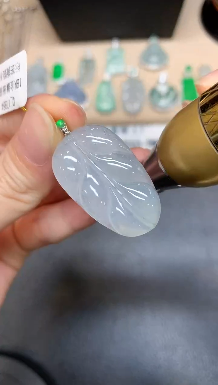 【闪购商品】翡翠颈饰18K金镶嵌树叶【无服务费多样性发其一