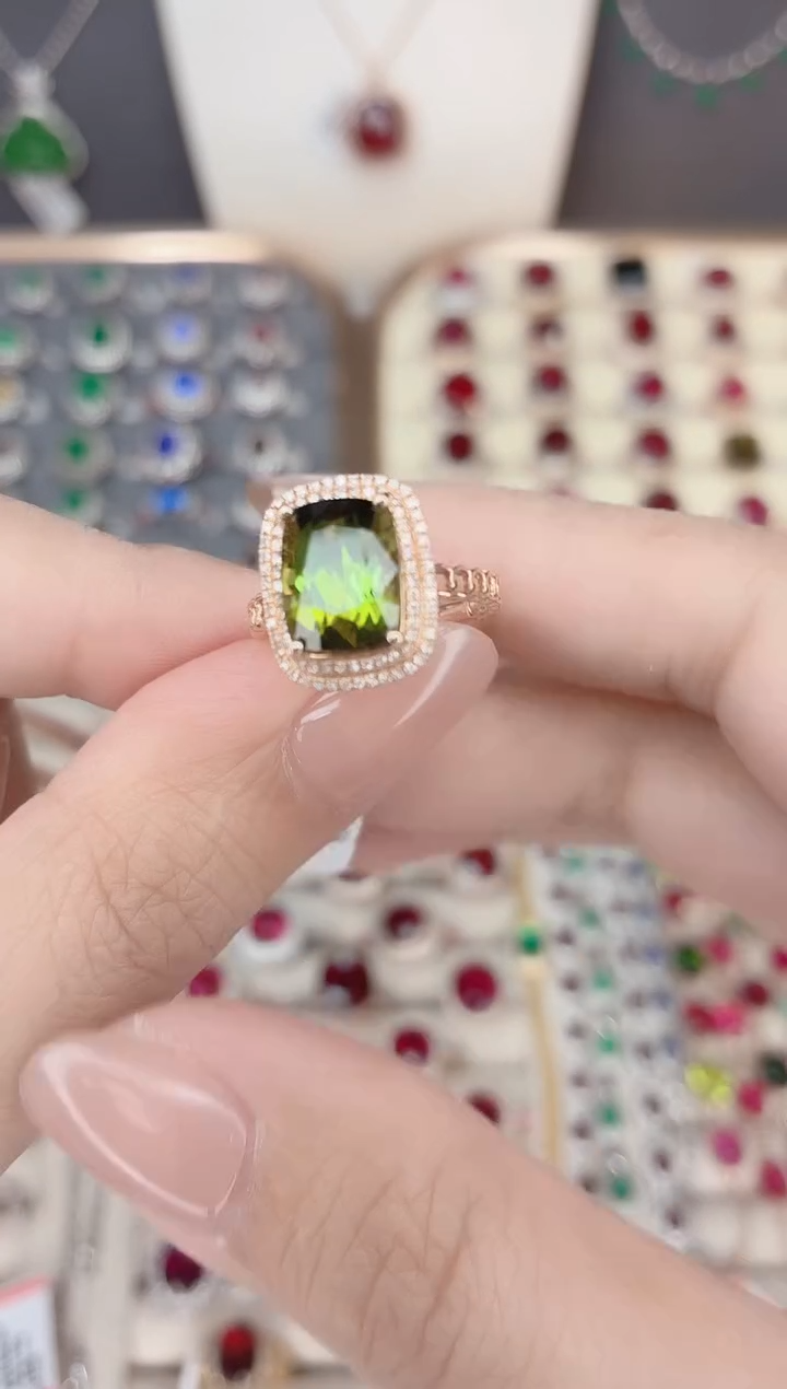 18K金镶嵌碧玺戒指碧玺4.1CT