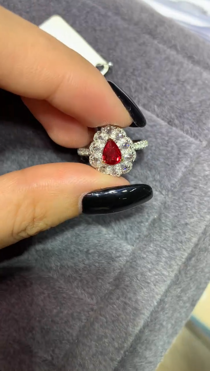 18K金镶嵌戒指红宝石0.64ct