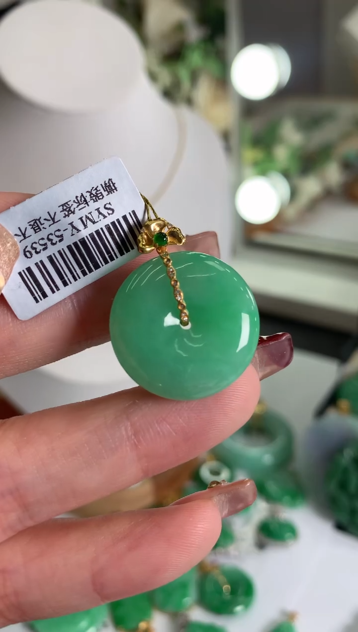 【闪购商品】翡翠颈饰18K金镶嵌挂件