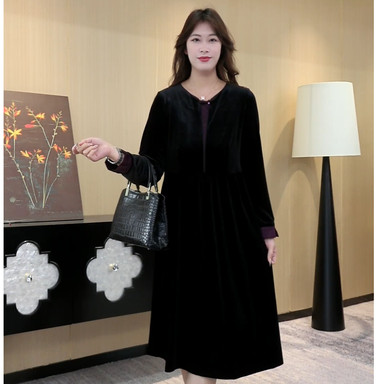 薇姐大码女装2025冬季新黑拼紫丝绒长袖裙子秋冬穿搭ZSX25A0221
