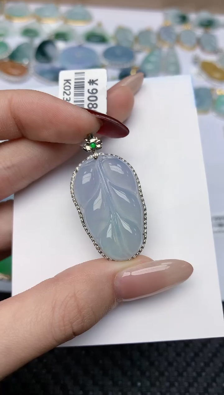 【闪购商品】翡翠颈饰18K金镶嵌天然翡翠a货