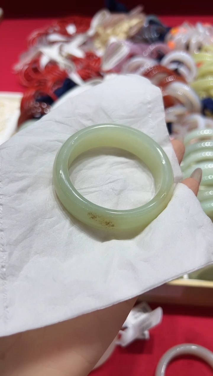 【闪购商品】和田玉手镯未镶嵌V0282圈口51