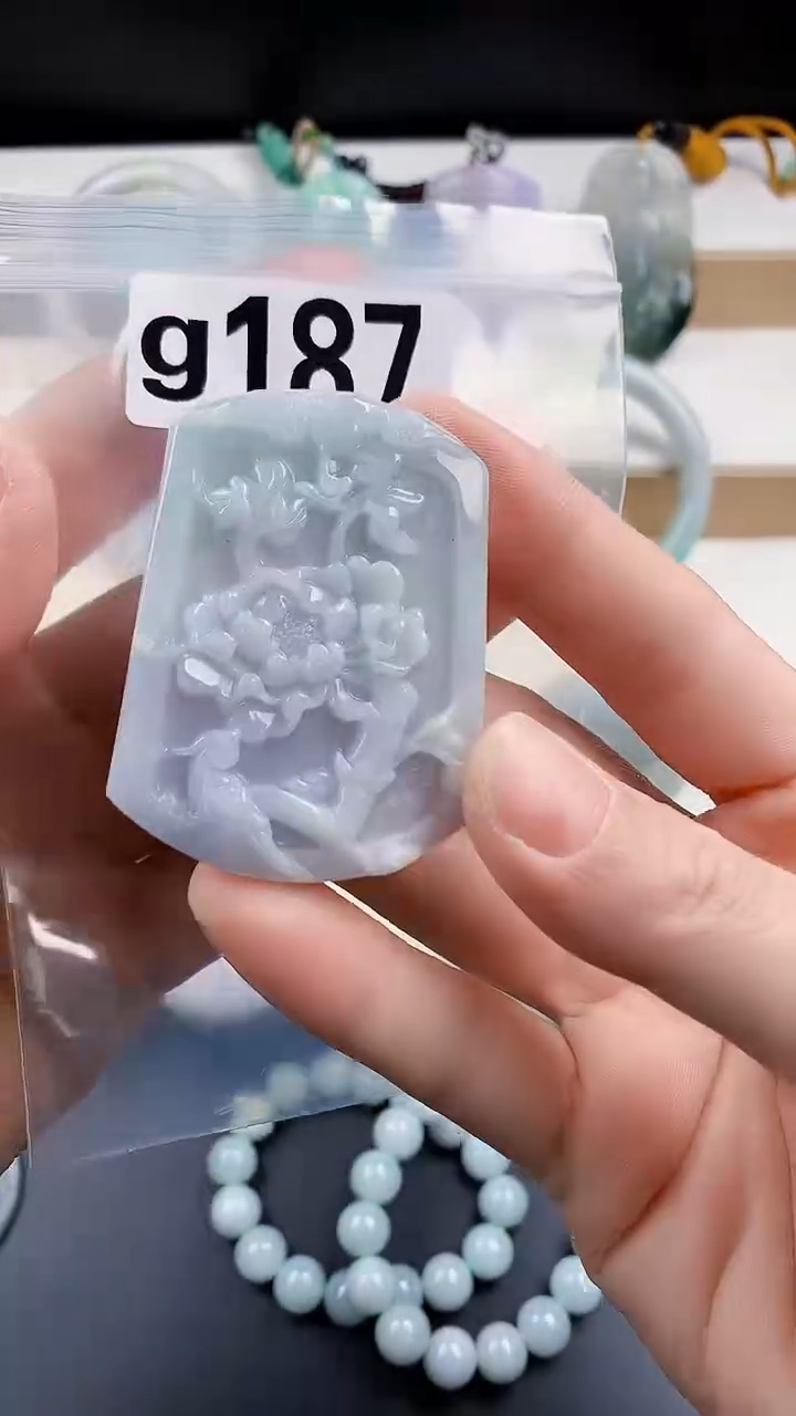 颈饰未镶嵌翡翠天然翡翠吊坠挂件