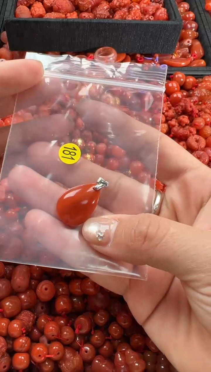 【闪购商品】南红玛瑙颈饰未镶嵌1