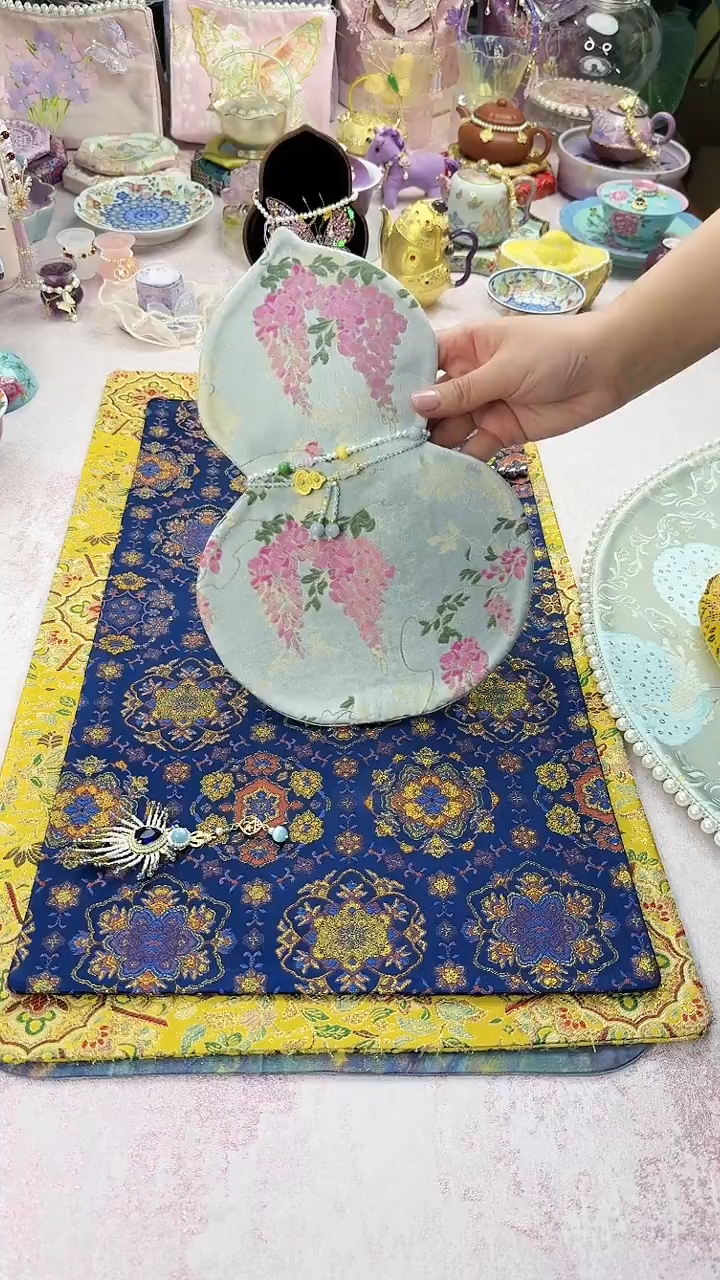 89紫藤花宋锦葫芦茶席