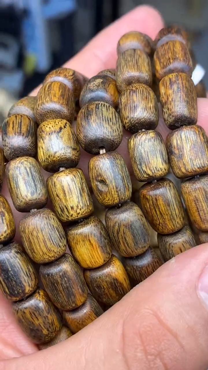 沉香手串 海南红金猊随型单圈多样性发其一