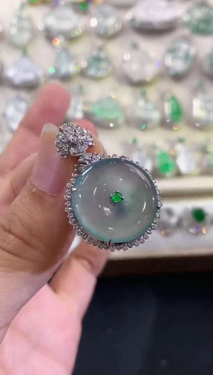 翡翠18K金镶嵌吊坠(不含链)C101      