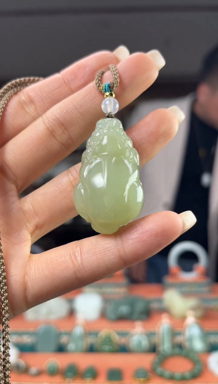 颈饰未镶嵌和田玉佩佩