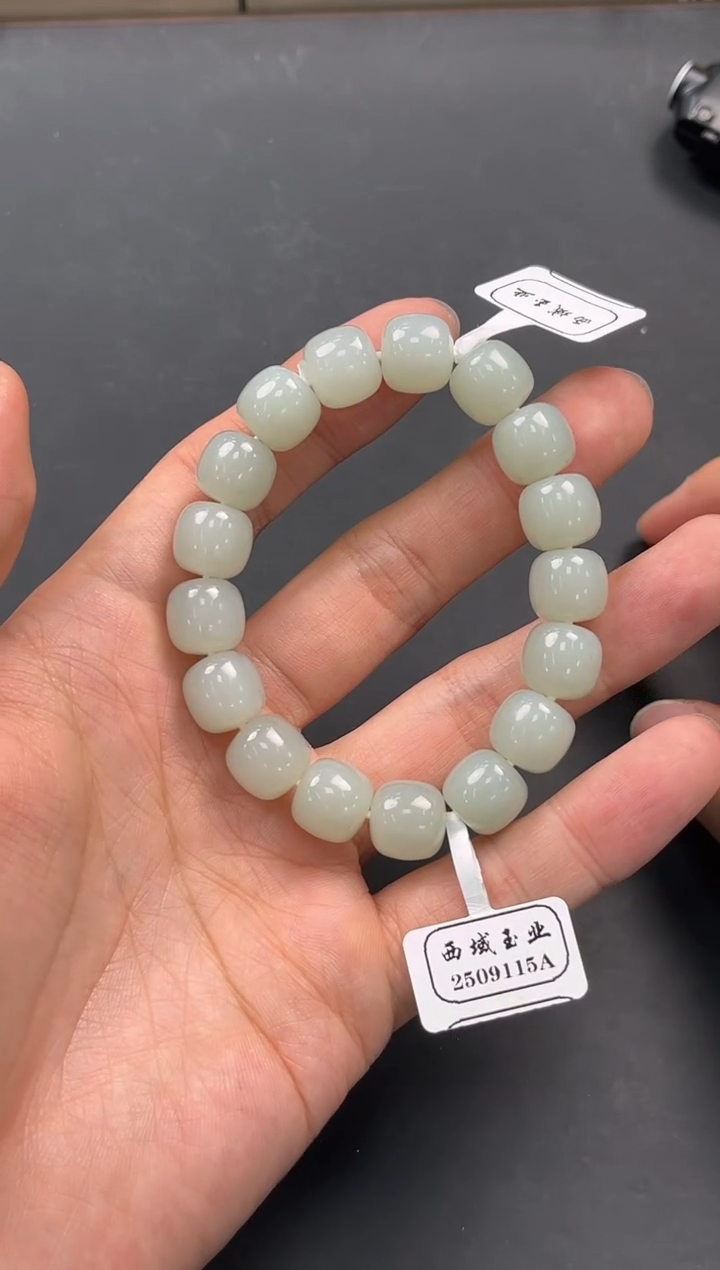 未镶嵌手串和田玉且末高青白老型珠手串卡12微色差