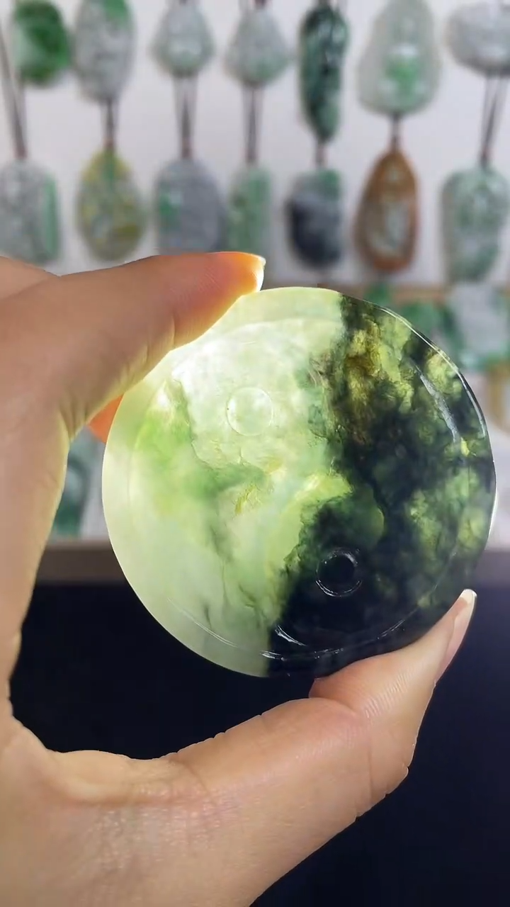 颈饰未镶嵌翡翠1