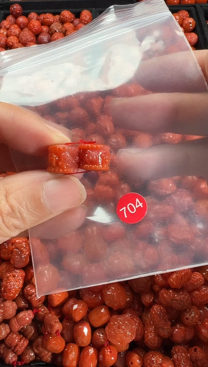 颈饰未镶嵌南红玛瑙1