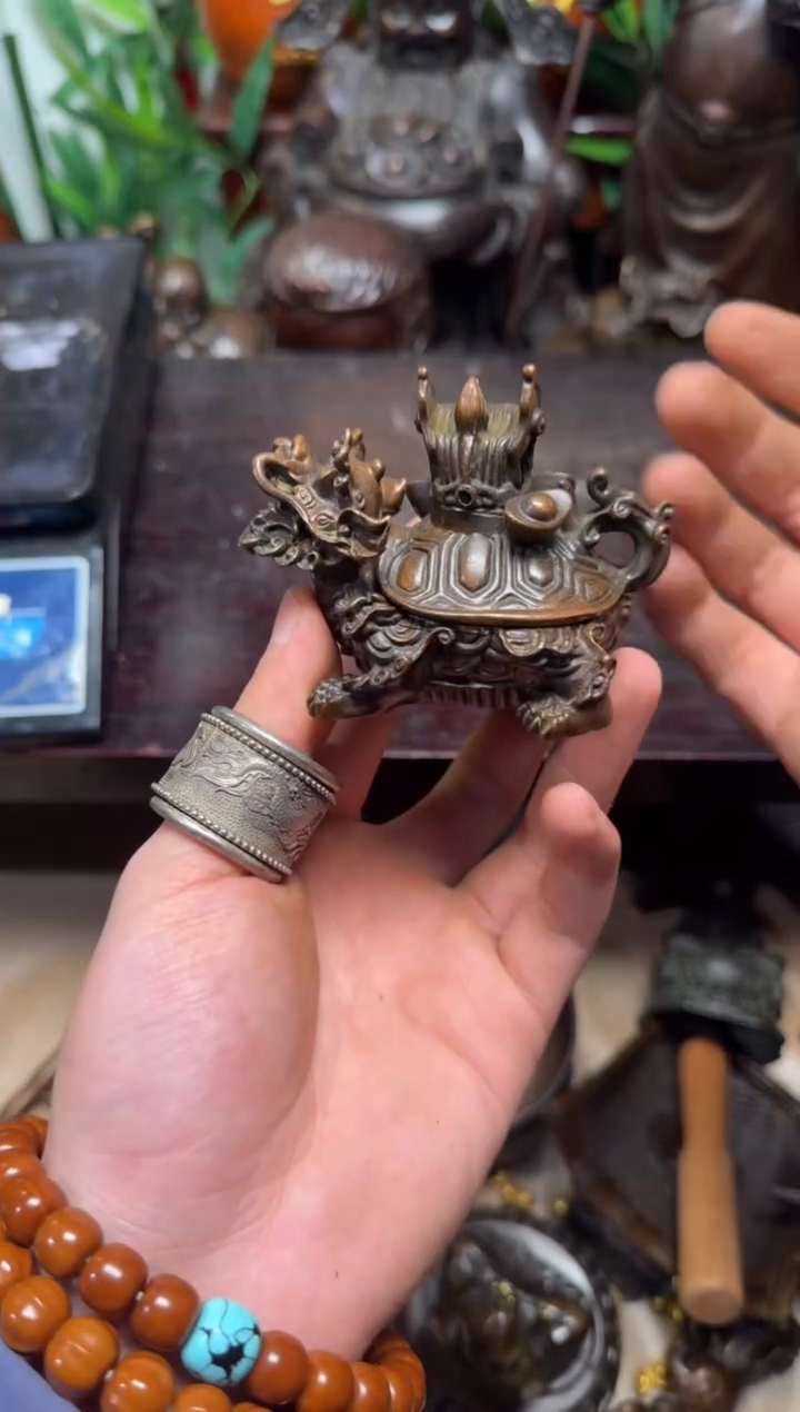 潼潼古铜只卖真铜！（龙龟官帽炉）