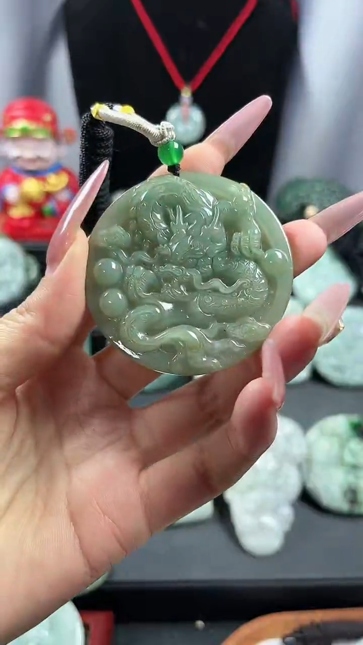 【闪购商品】翡翠颈饰未镶嵌龙牌