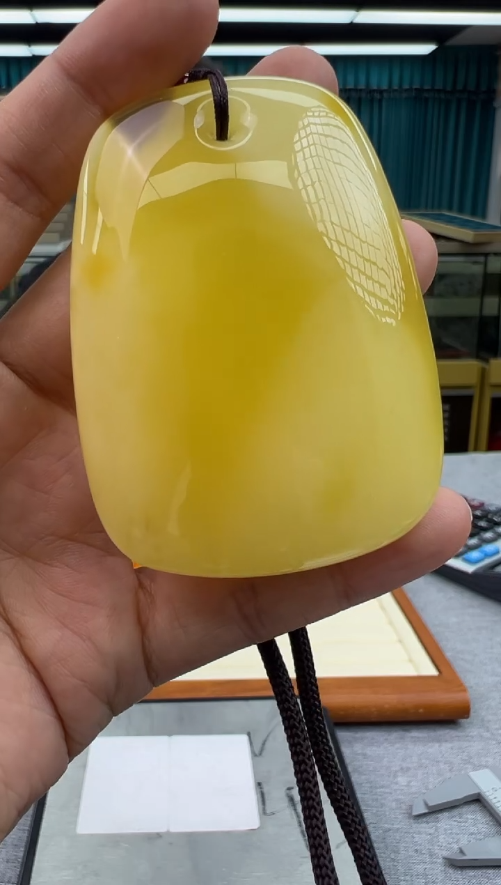 未镶嵌颈饰琥珀211秒拍号 假一罚三