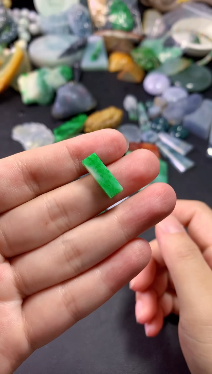 翡翠未镶嵌颈饰摩****d019天然翡翠