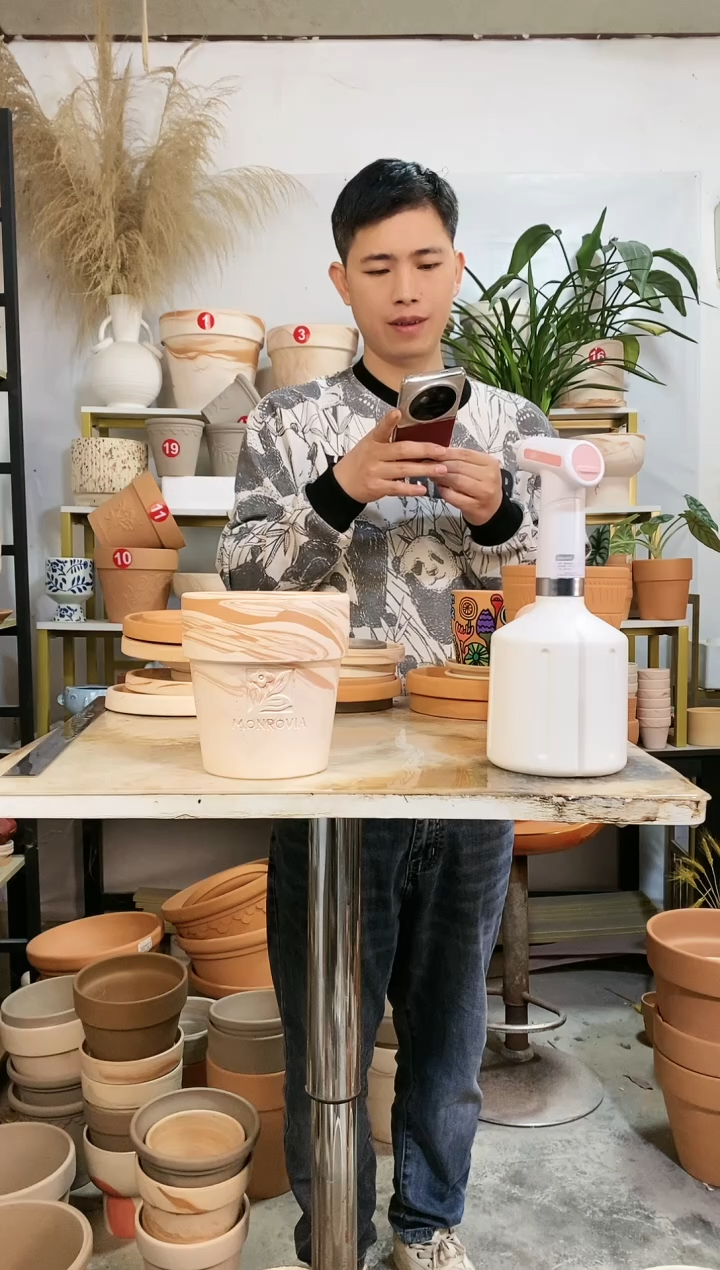 【闪购商品】红陶14.5*16玛奇朵反比例 1盆无托