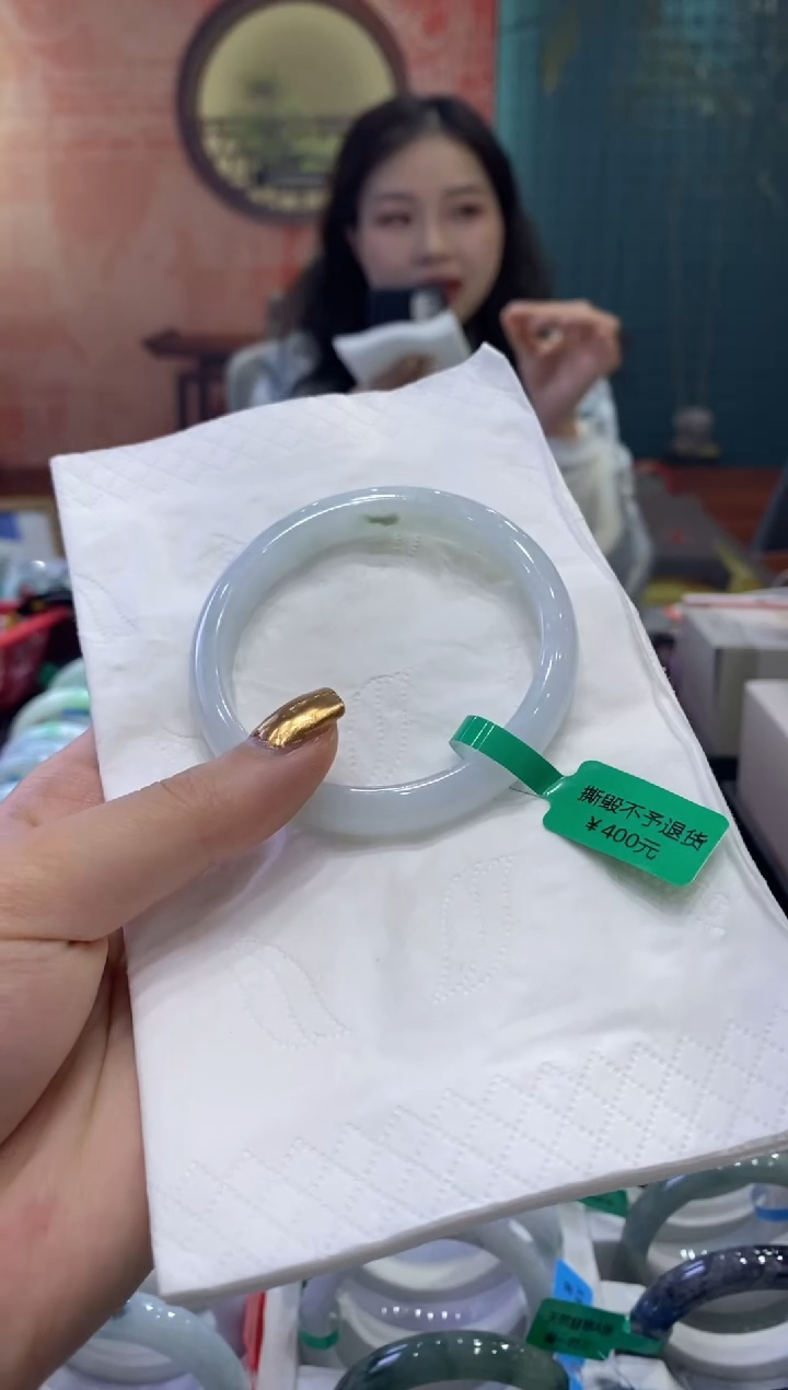 【闪购商品】翡翠手镯未镶嵌多人18246