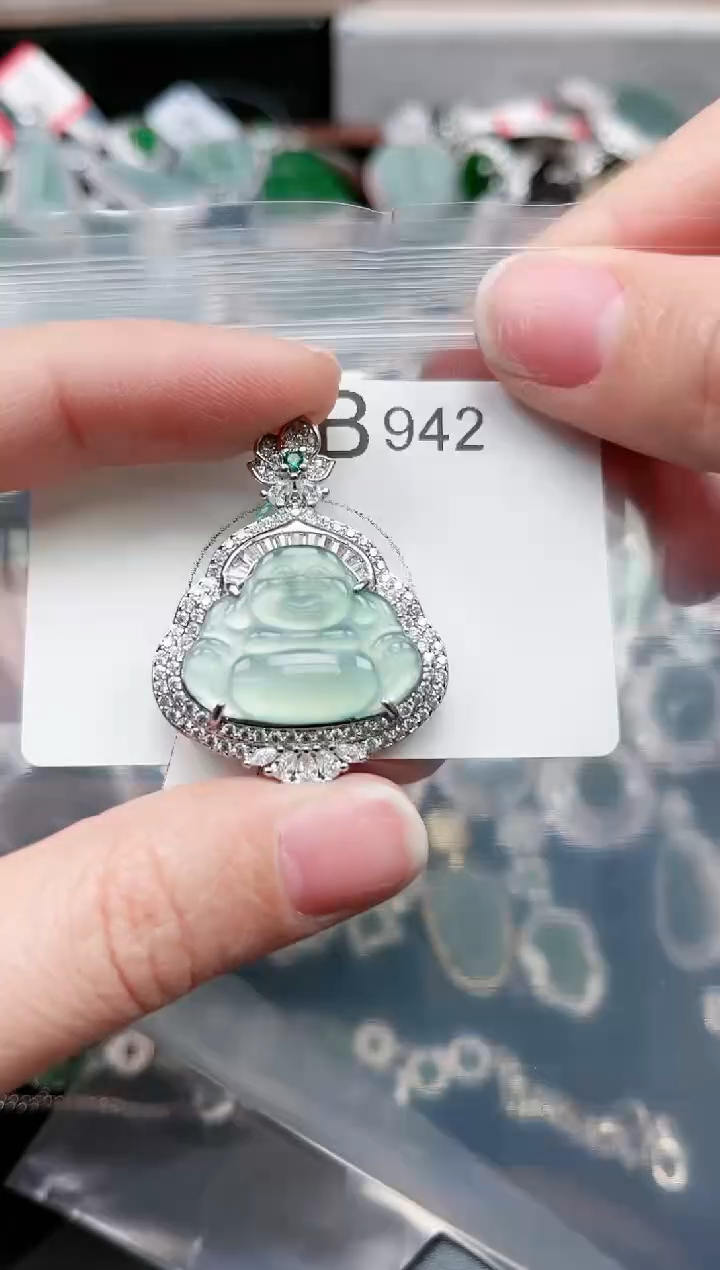 【闪购商品】翡翠颈饰未镶嵌942赠皮绳