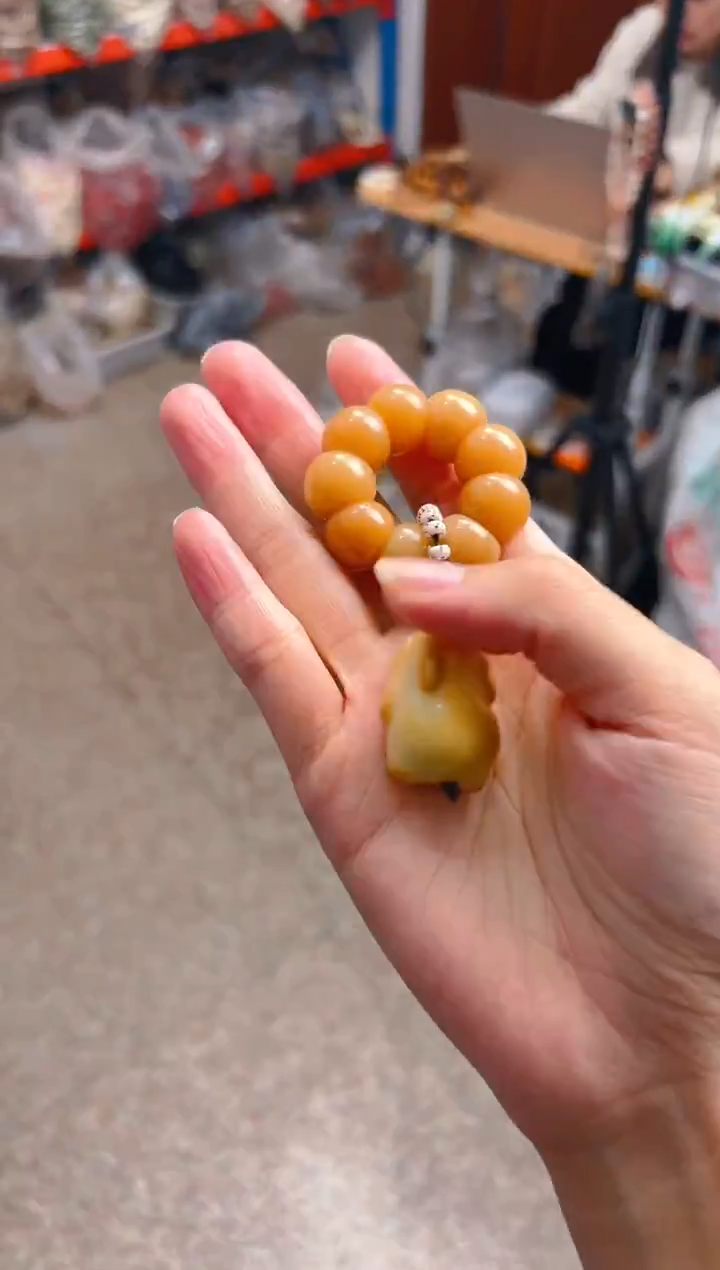 吊坠菩提根/象牙果黄色手捻 黄色兔
