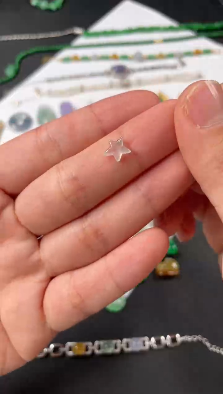 翡翠18K金镶嵌吊坠(不含链)一个    P415