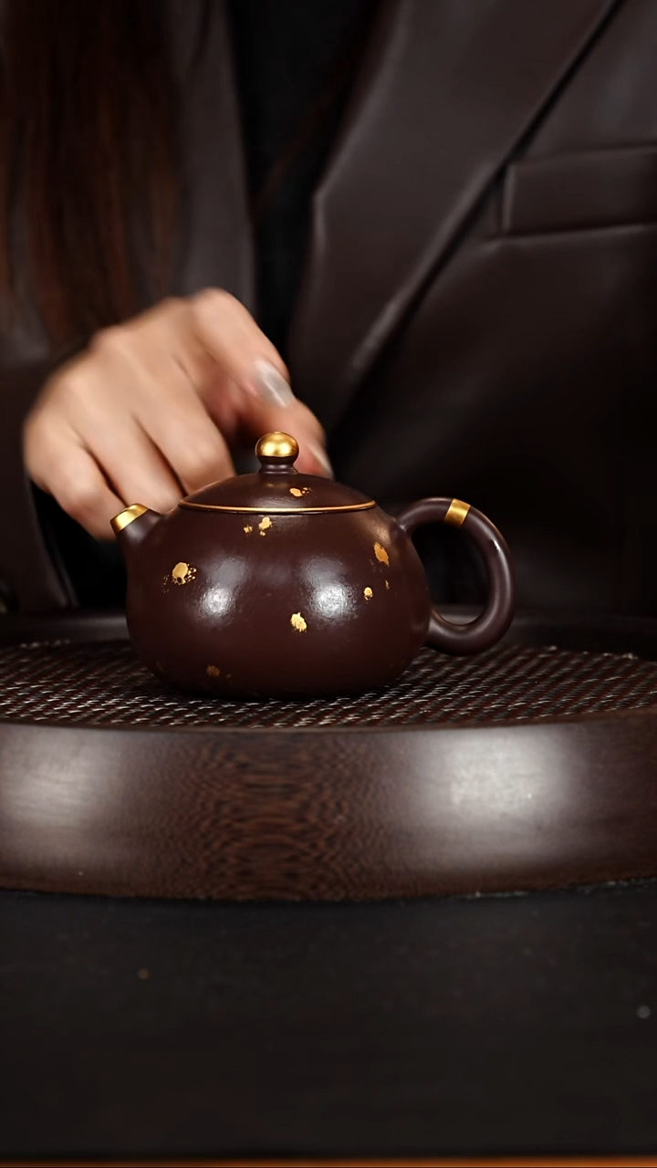 茶壶紫砂宜兴紫砂壶吴勇军紫茄泥洒金西施240cc