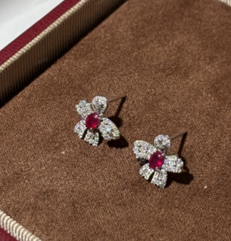【QM珠宝】 001702重金  红宝蝴蝶花耳钉zses