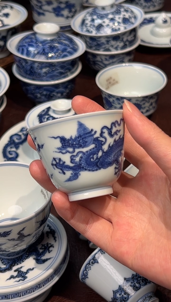 松风馆藏青花龙杯铃铛杯