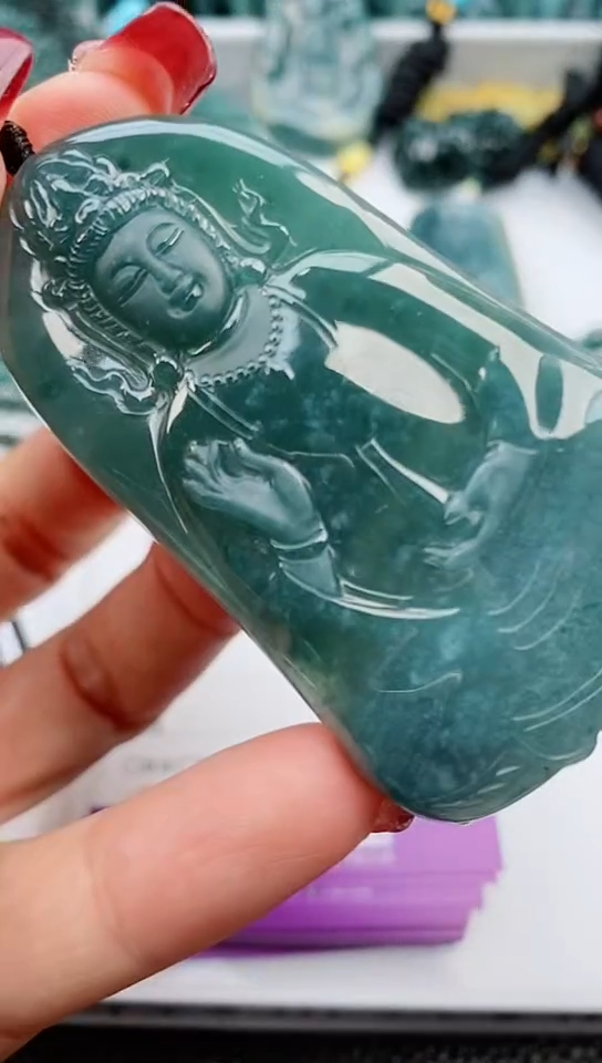 【闪购商品】翡翠颈饰未镶嵌             