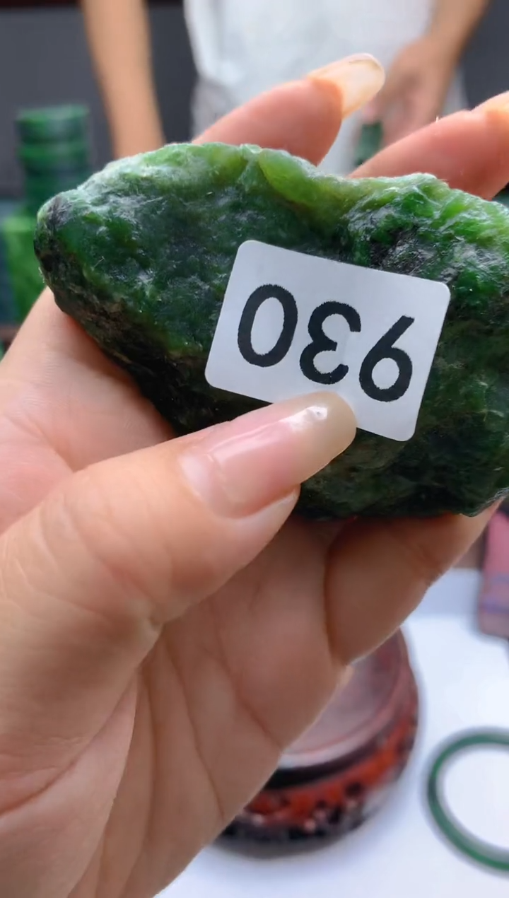 和田玉（碧玉）未镶嵌珠宝半成品1