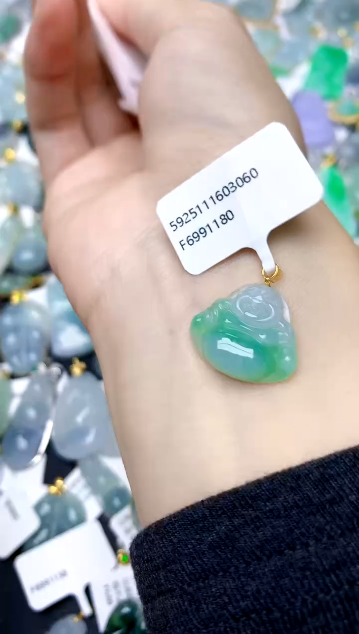 颈饰18K金镶嵌翡翠天然A货翡翠