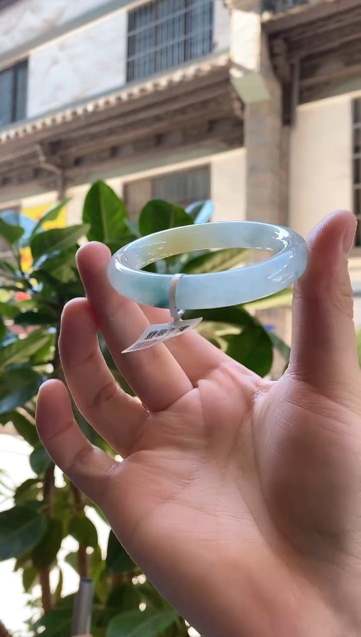 【闪购商品】翡翠手镯未镶嵌52圆条