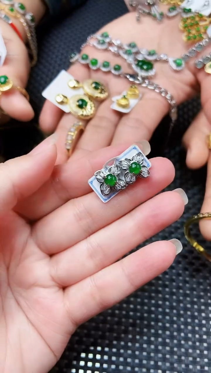 【闪购商品】翡翠耳饰未镶嵌111111111