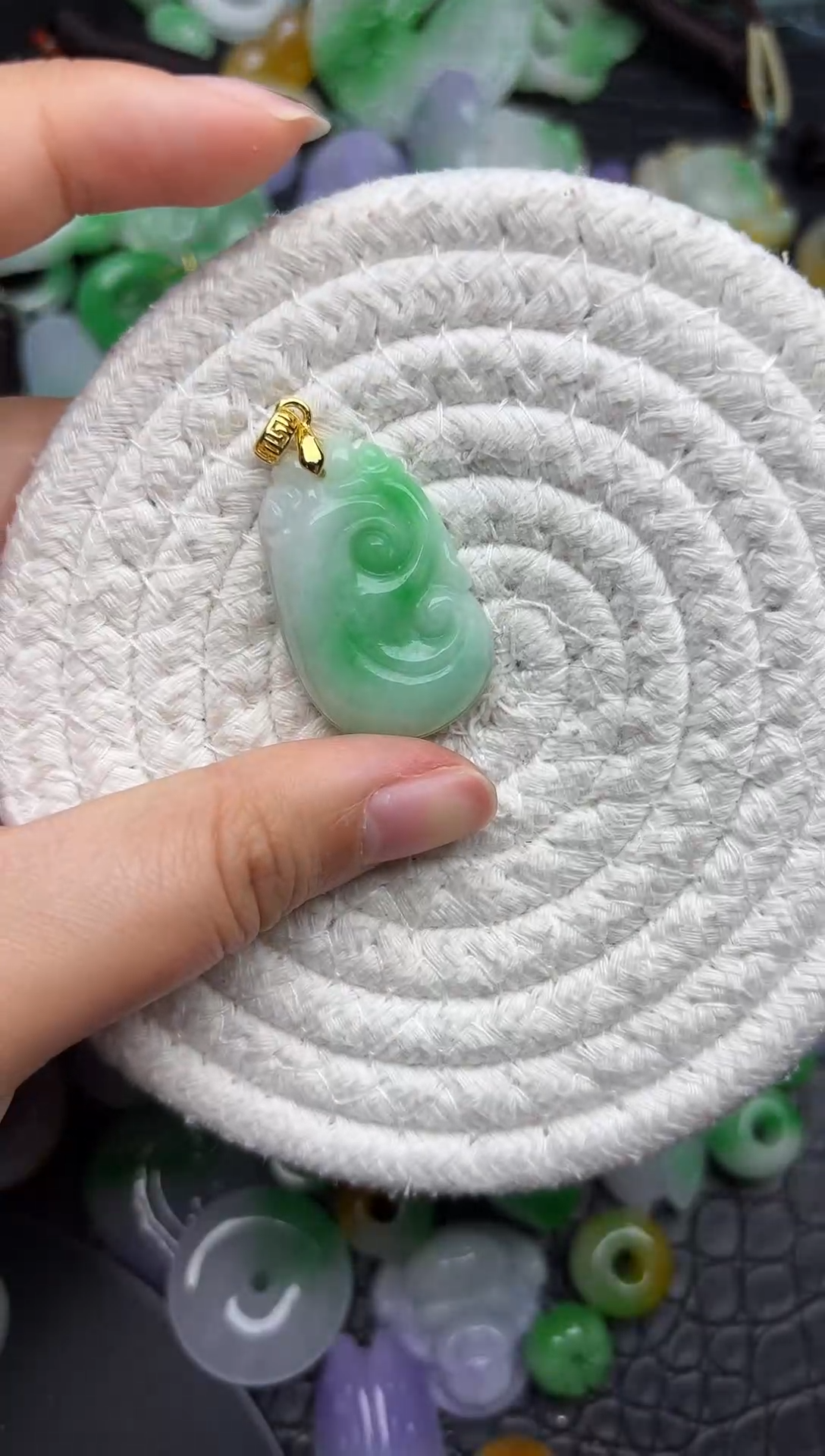 颈饰未镶嵌翡翠缅甸翡翠吊坠