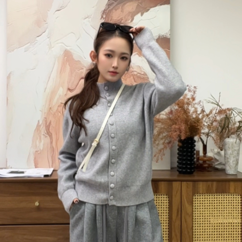 UA慵懒立领洋气保暖针织衫18354