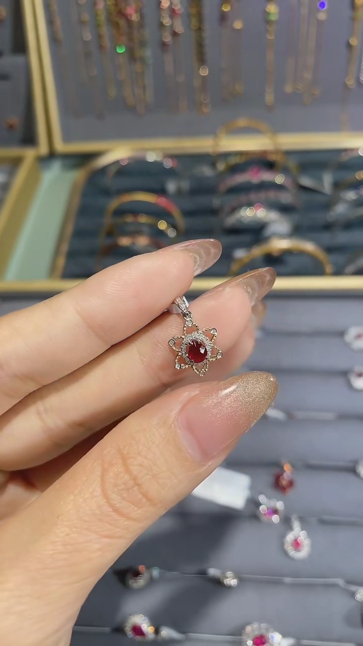【闪购商品】红宝石颈饰18K金镶嵌吊坠