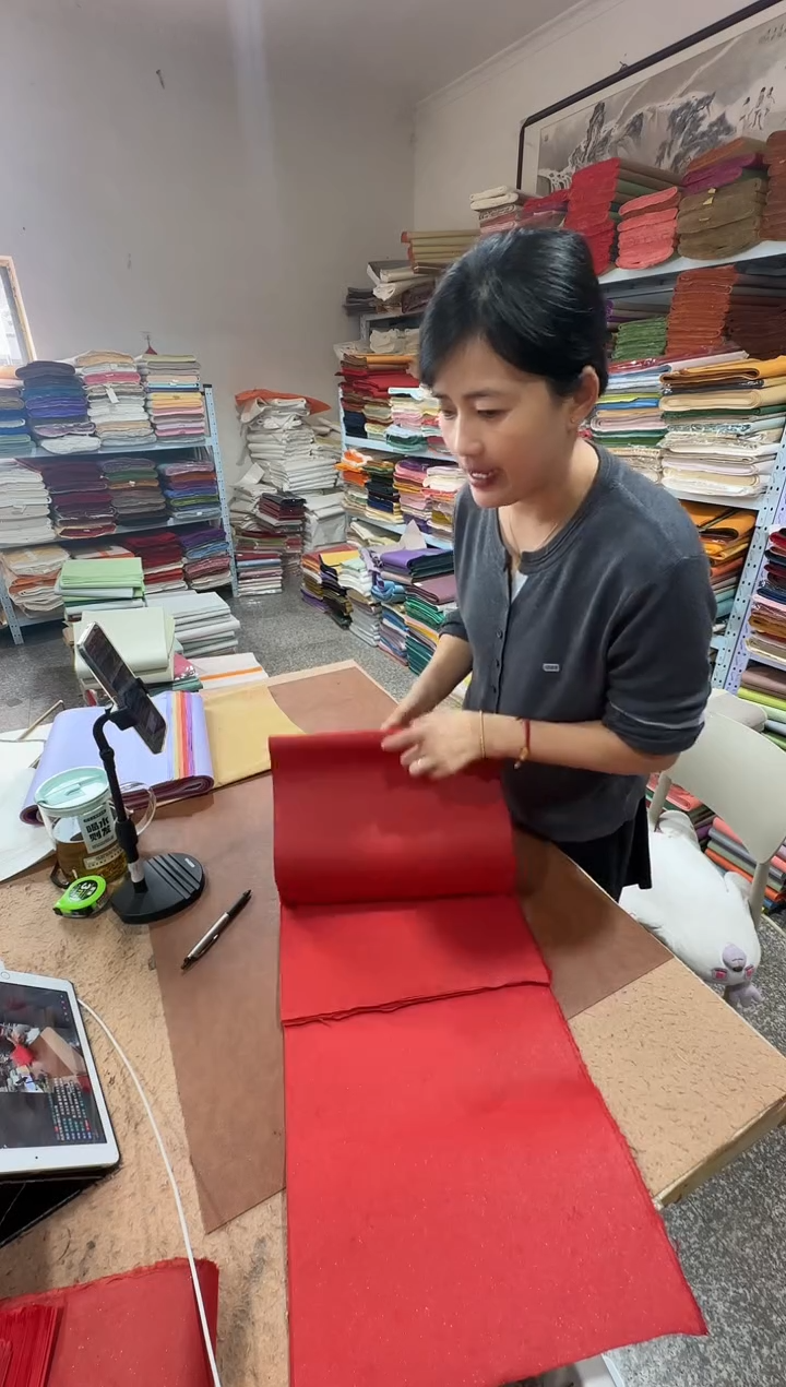 32*180皇后红光板真银25张