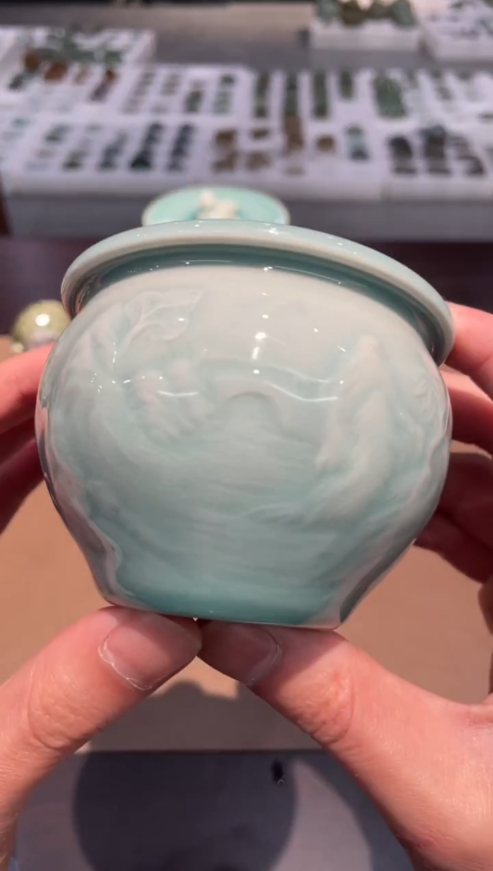 128窑承青瓷山水风水缸