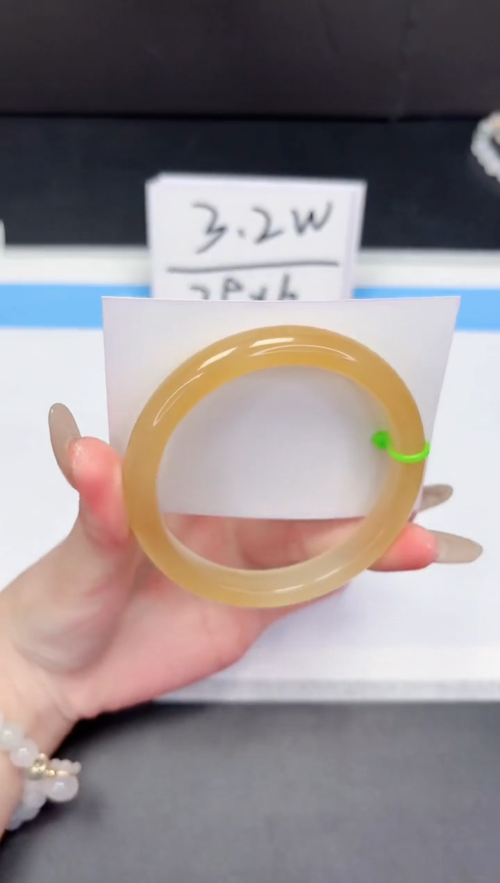 【闪购商品】石英质玉手镯未镶嵌298-62.8