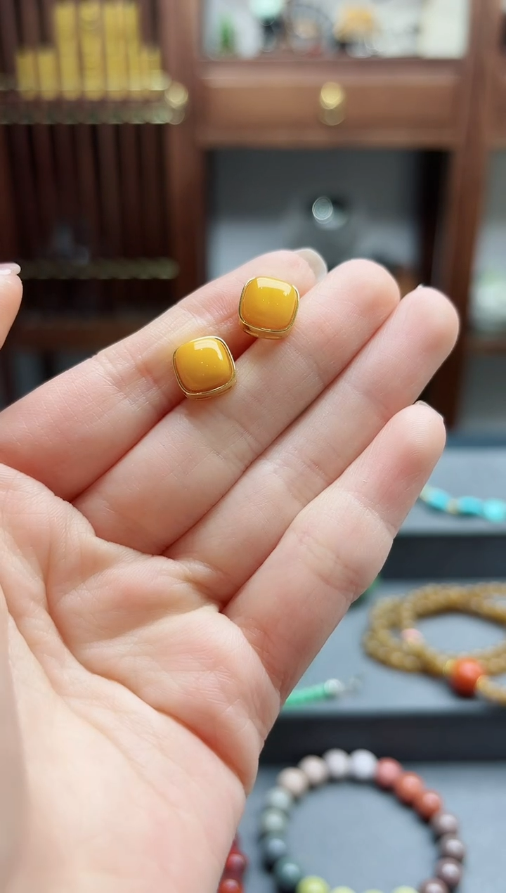 【闪购商品】银S925镶嵌蜜蜡裸石蜜蜡耳钉MY