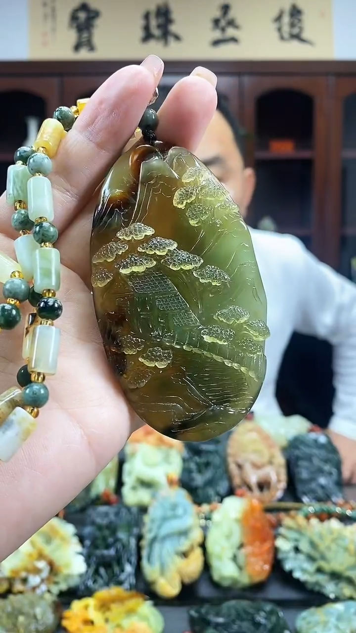 【闪购商品】蛇纹石玉吊坠未镶嵌·