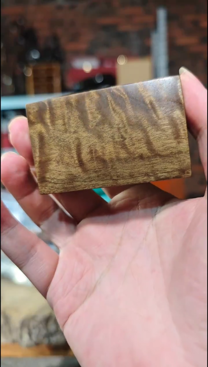 金丝楠无事牌手把件