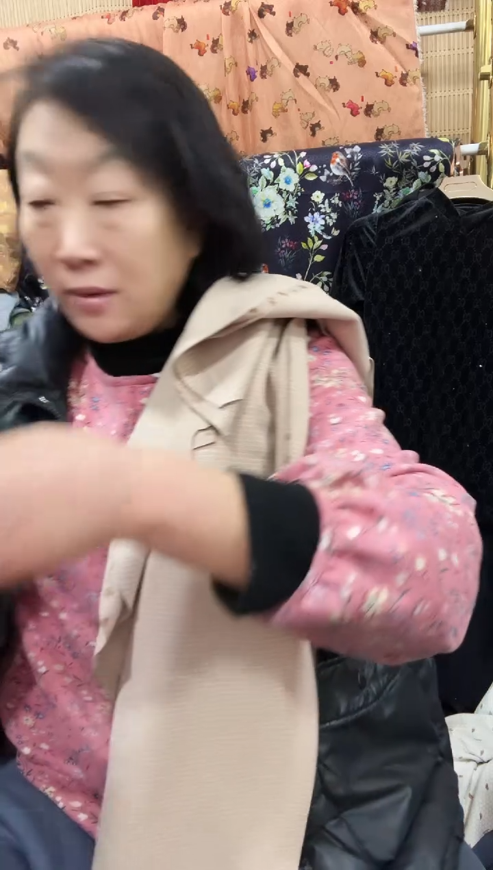 处理灰蓝色石墨烯女士秋裤裁片一条（补圆裆）