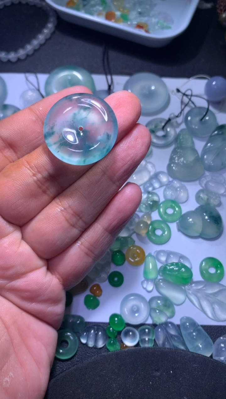 【闪购商品】翡翠颈饰未镶嵌平安扣